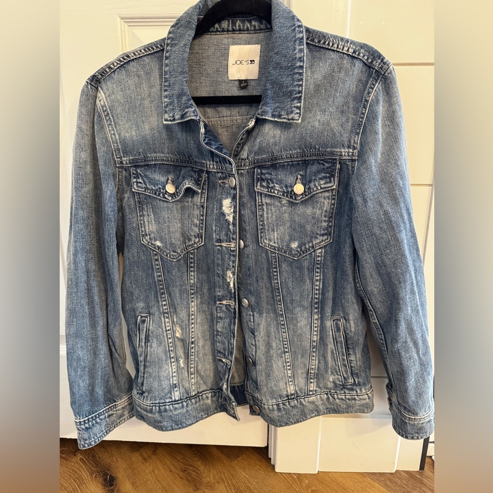 Joe's Jeans The Relaxed Blue Denim Jacket in Shanghai Wash